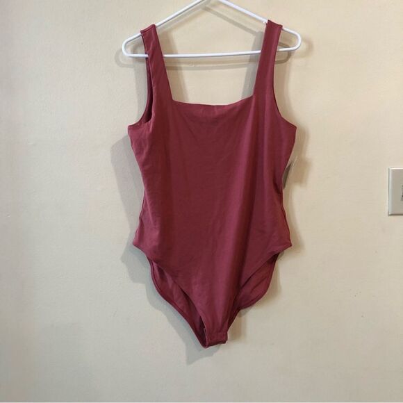 Old Navy Sleeveless Square Neck Bodysuit - Picture 4 of 7